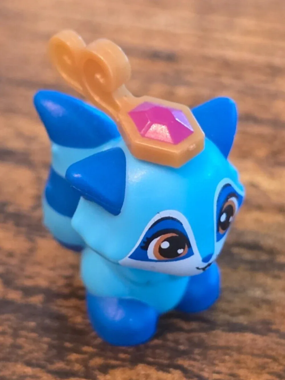 Windflower raccoon figure from the LEGO Disney Princess 41142 Palace Pets